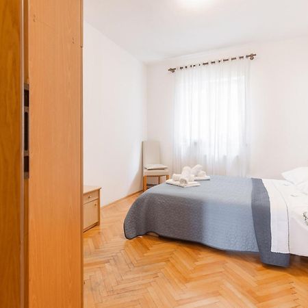 Apartman Nora Omis Luaran gambar