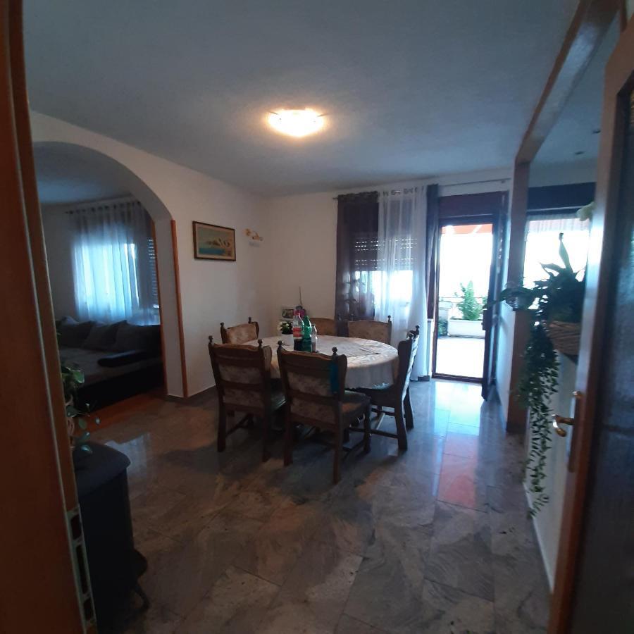 Apartman Nora Omis Luaran gambar