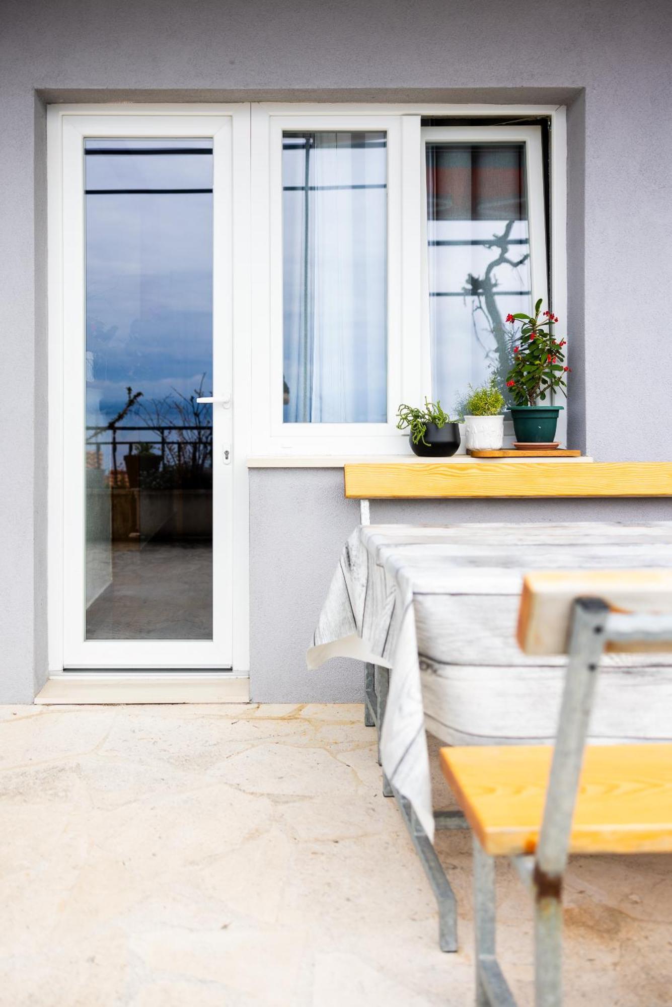 Apartman Nora Omis Luaran gambar