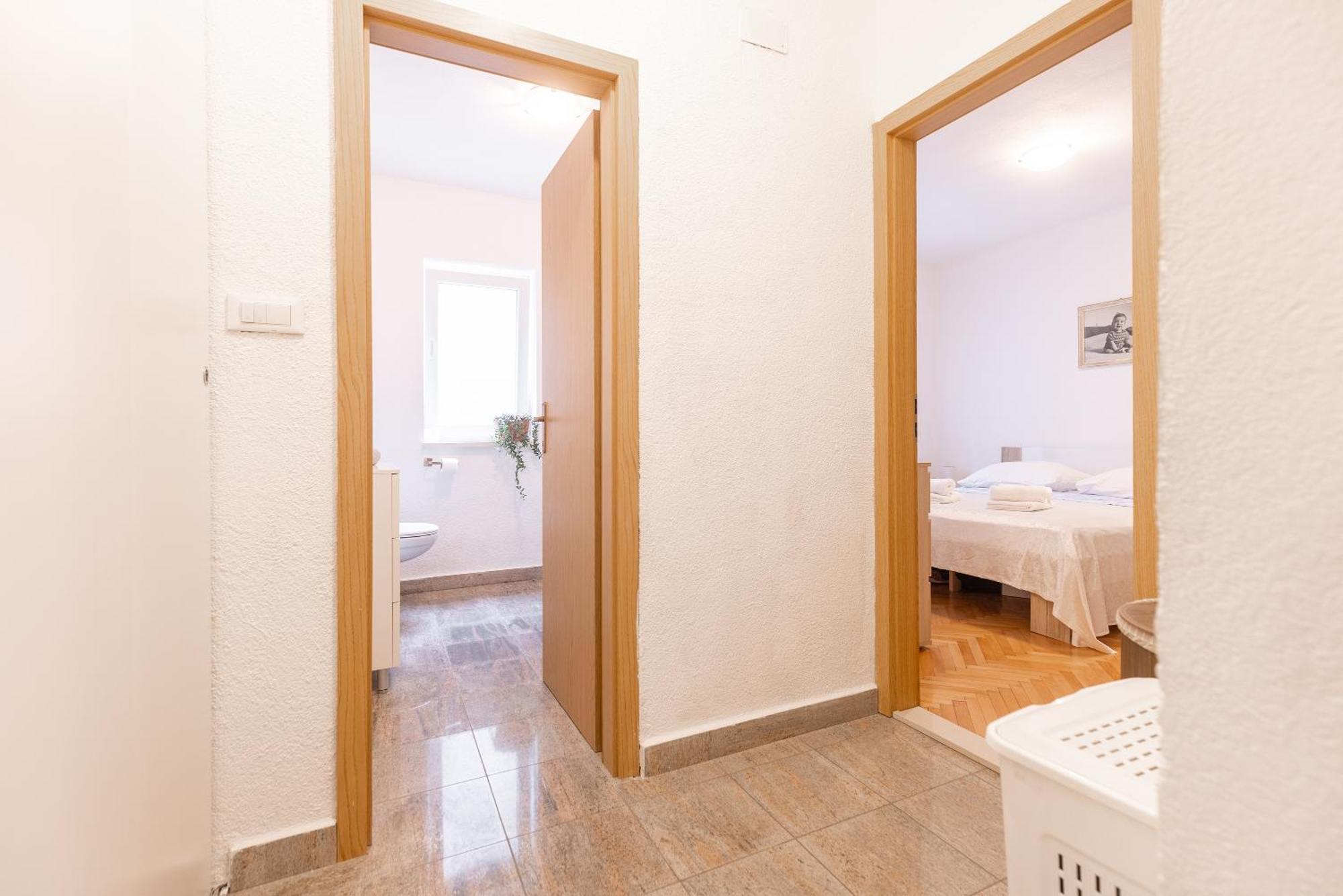 Apartman Nora Omis Luaran gambar