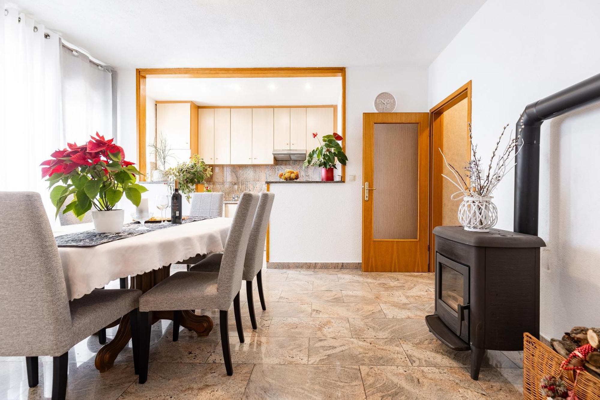 Apartman Nora Omis Luaran gambar
