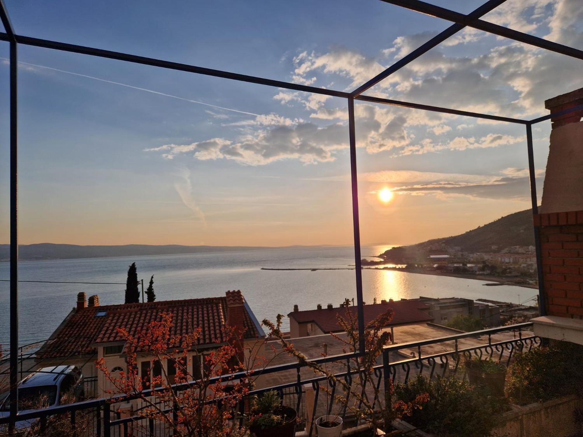 Apartman Nora Omis Luaran gambar