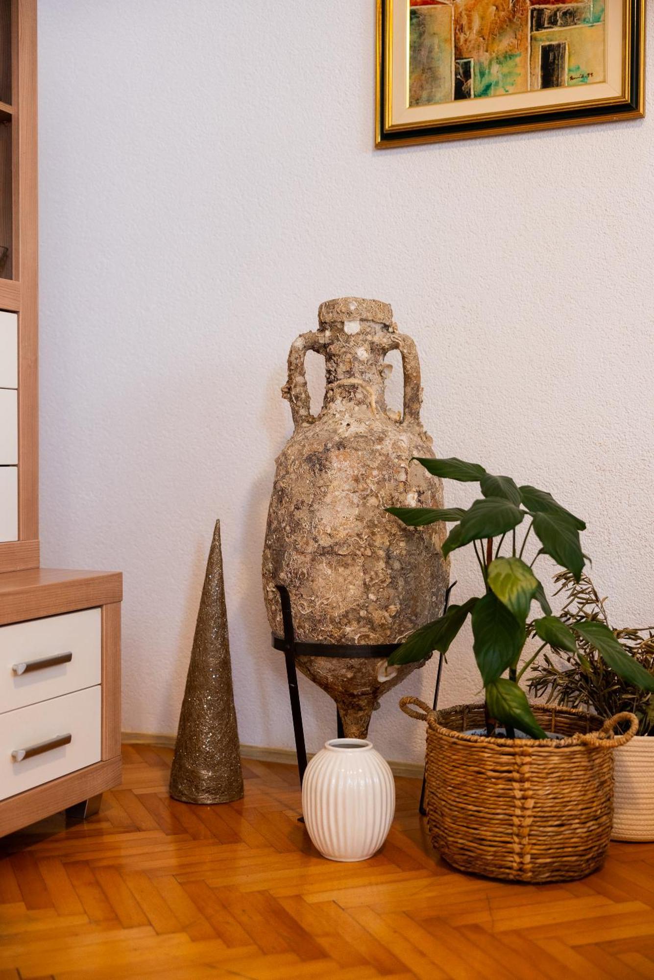 Apartman Nora Omis Luaran gambar